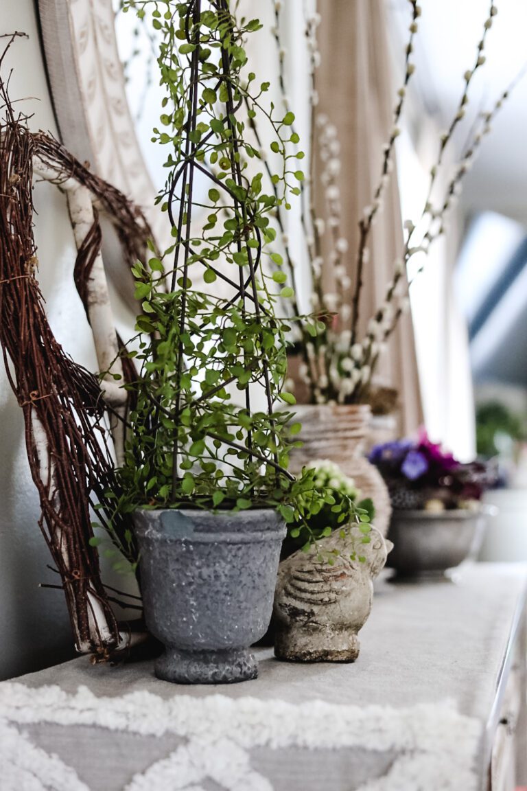 Vintage Spring Entryway Decor: Tips for Creating a Charming First Impression