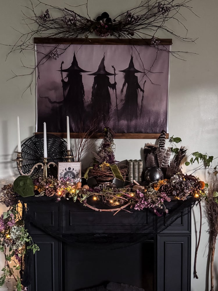 witch themed mantle